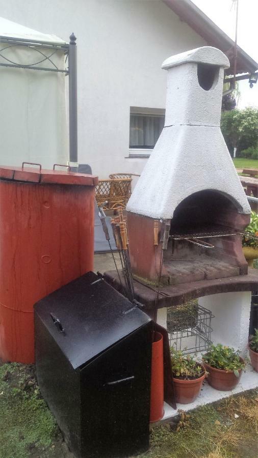 Pokoje Goscinne Renata Knitter Komnino Exterior foto