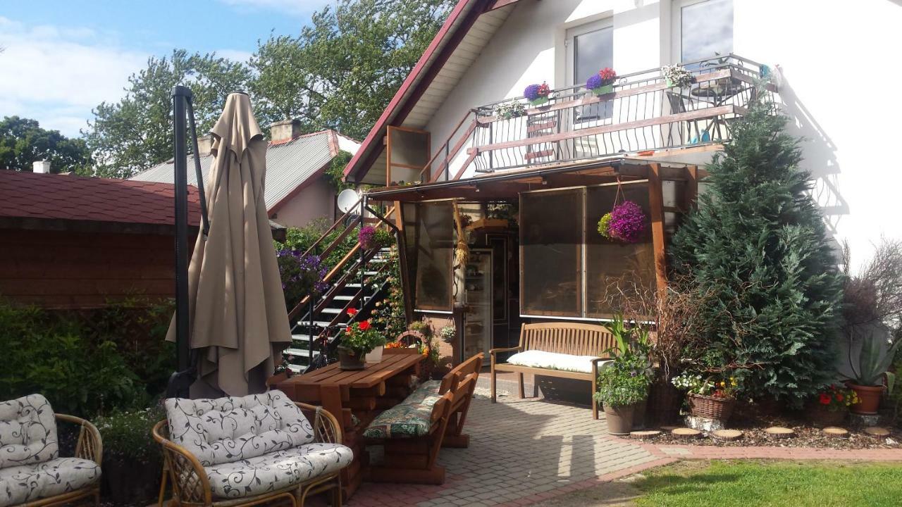 Pokoje Goscinne Renata Knitter Komnino Exterior foto