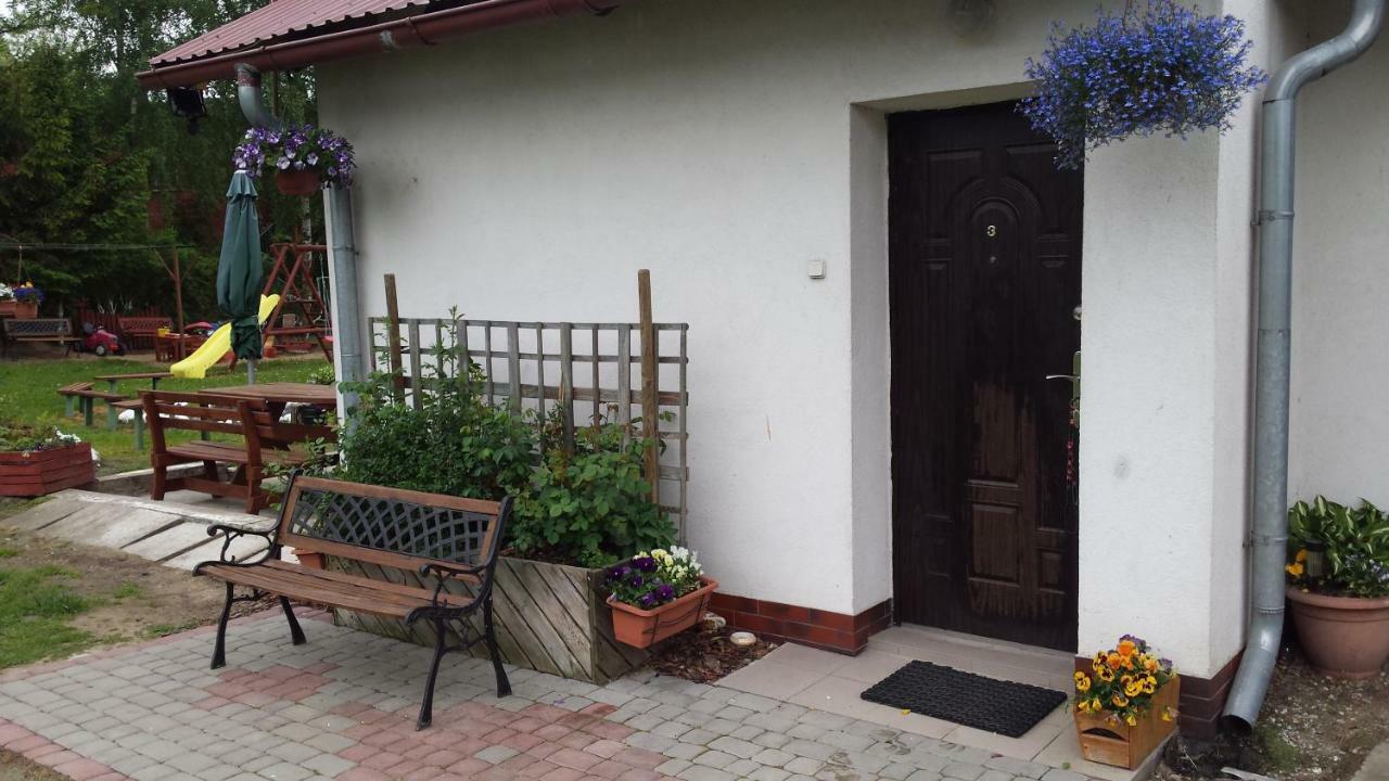 Pokoje Goscinne Renata Knitter Komnino Exterior foto